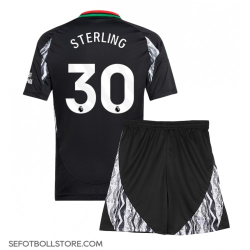 Arsenal Raheem Sterling #30 Replika babykläder Bortaställ Barn 2024-25 Kortärmad (+ korta byxor)